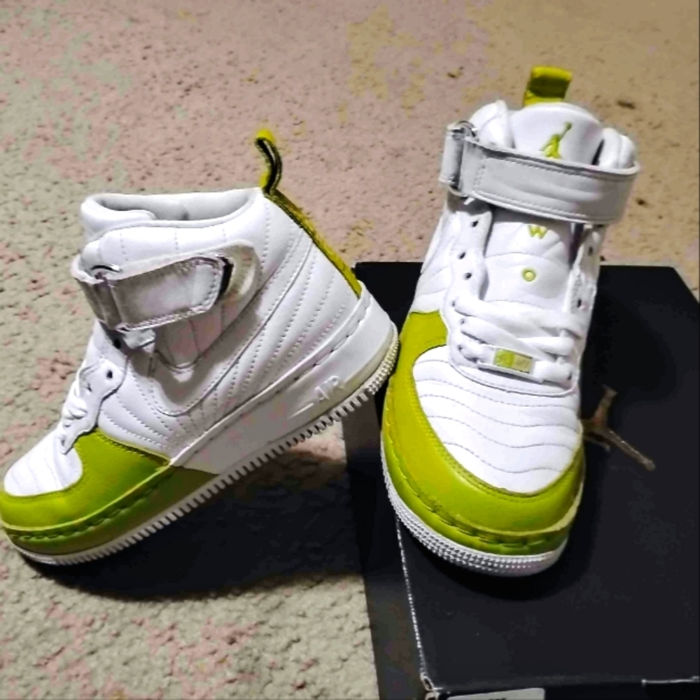 RARE Vintage 2007 Air Jordan Fusion Bright Cactus Sz. 4Y